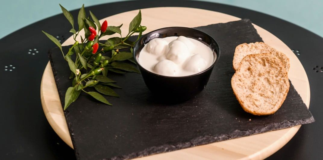 Ciliegine di Bufala Campana DOP con panna